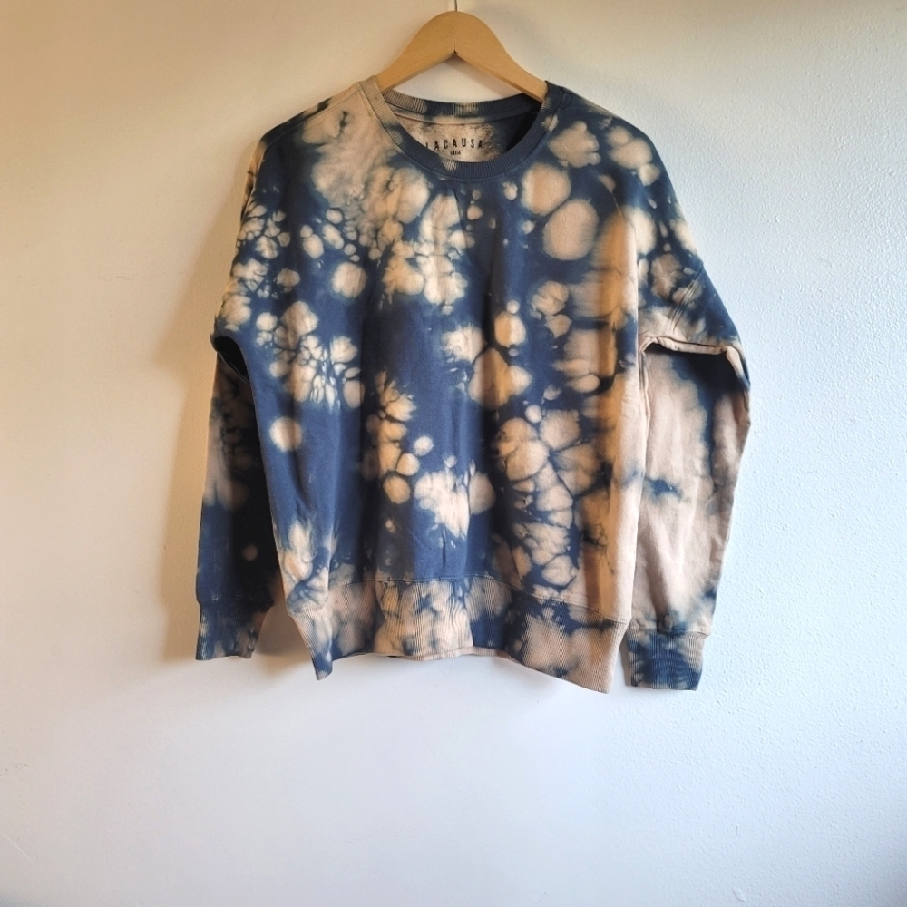 LACAUSA, Tie Dye Crewneck Sweatshirt, Blue and Light Tan, Size‎ Small